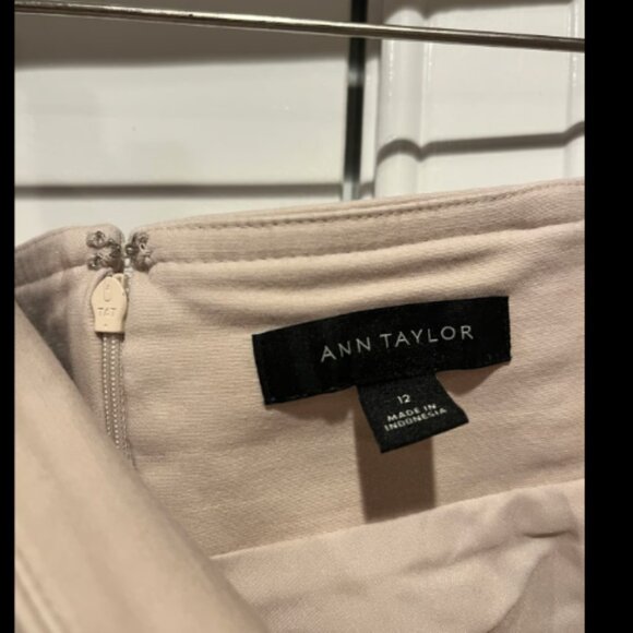 Seamed Pencil Skirt in Bi-Stretch - Picture 5 of 5